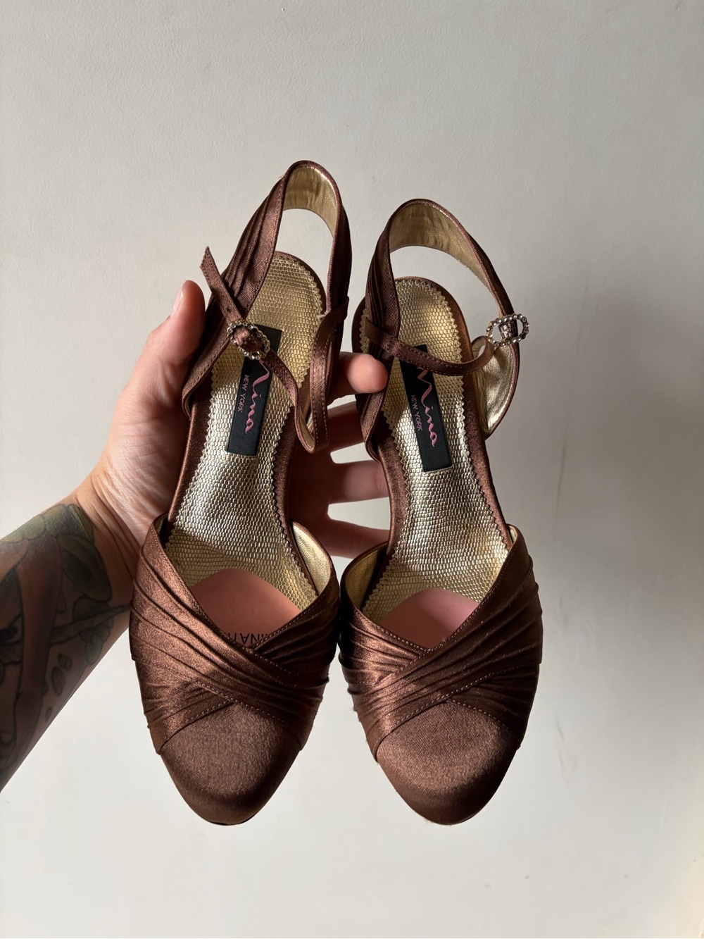 Nina Brown Silk Women’s Size 6.5 Almond Toe Shape and Sole with Genuine Leather